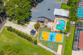 Mega Sportscourt 5 min to Beach Putt Putt & Pool